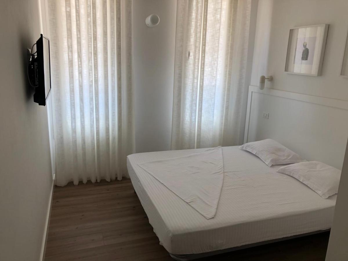 Aleksi Rooms Shëngjin Esterno foto